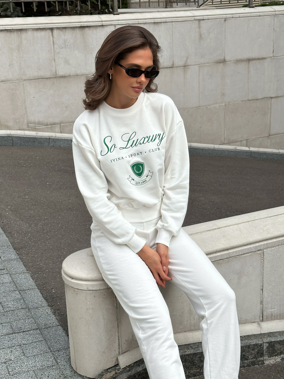 COLLEGE Sport Suit in White with Green Embroidery