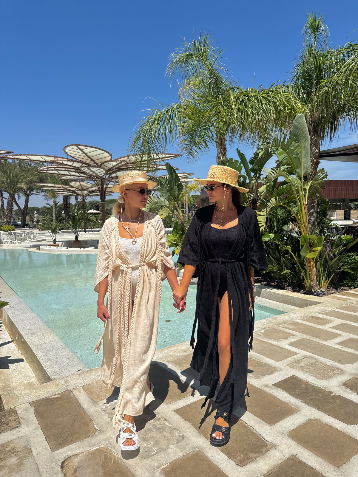 AFRODITA Beach Robe in Black